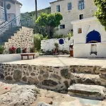Politeika Traditional House شقة *