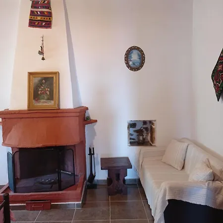 아파트 Politeika Traditional House Tirós