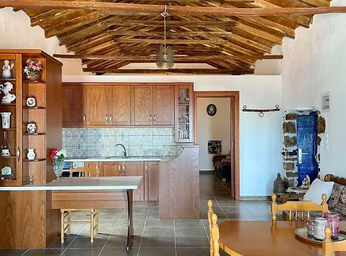 Politeika Traditional House شقة