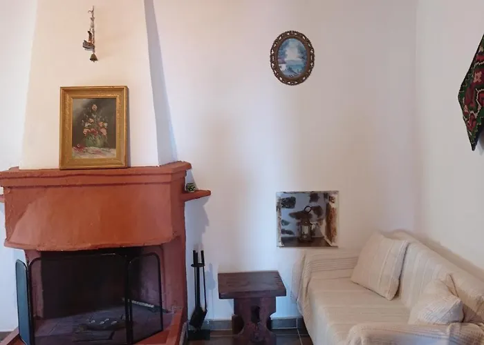 Apartament Politeika Traditional House Tirós